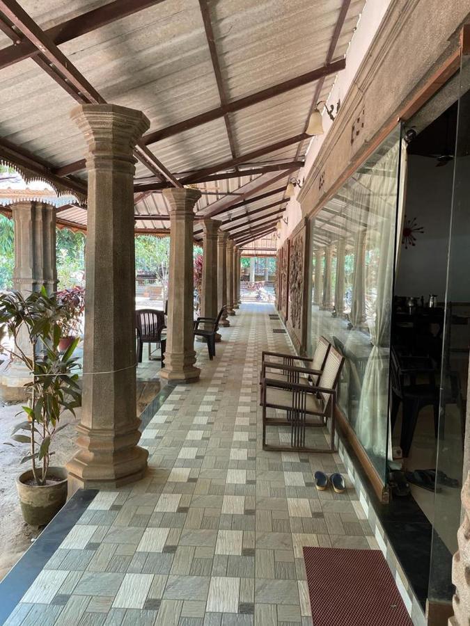 Kalpadiyil Hotel Balarampuram Exterior foto