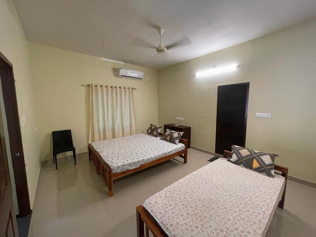 Kalpadiyil Hotel Balarampuram Exterior foto